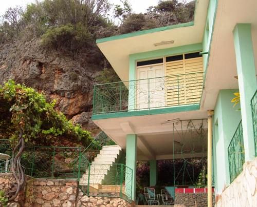 'front' Casas particulares are an alternative to hotels in Cuba.