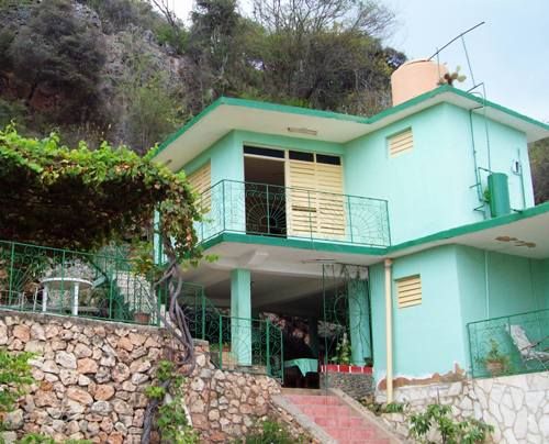 'front' Casas particulares are an alternative to hotels in Cuba.