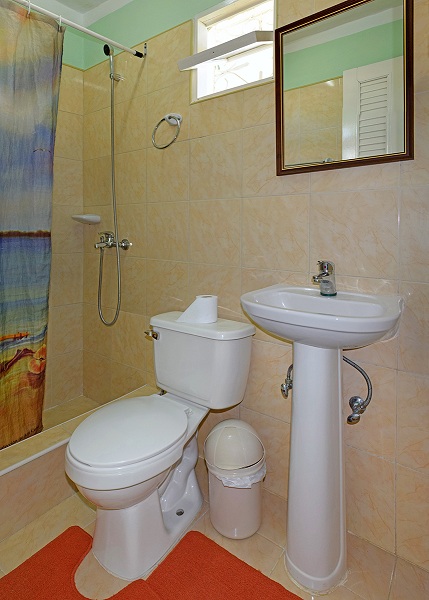 'bano 3' Casas particulares are an alternative to hotels in Cuba.