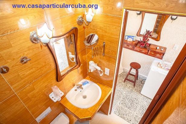 'Bathroom 1' Casas particulares are an alternative to hotels in Cuba.