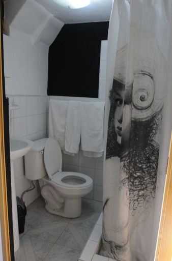 'Bathroom 2' 